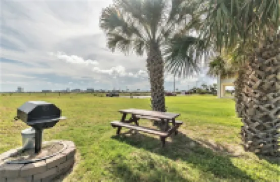 Incomparable Beach, Bay & Channel Views