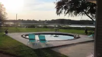 Bring the boat and water toys!Riverfront boatdock pool kayaks  gamerm 6/5bd/bath