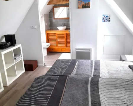 Dans Manoir Marteroy, Appartement 80m² 2 Chambres vue Mer, Plage des Rosaires Hotels in Plérin