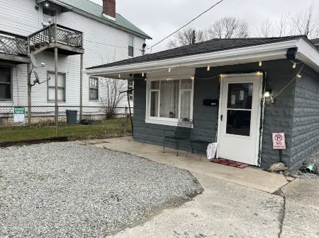 Coming into town for any special event.Cozy spacious space with all your needs!