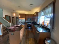 Cozy Cole St Home built in 1910 in Downtown Enumclaw