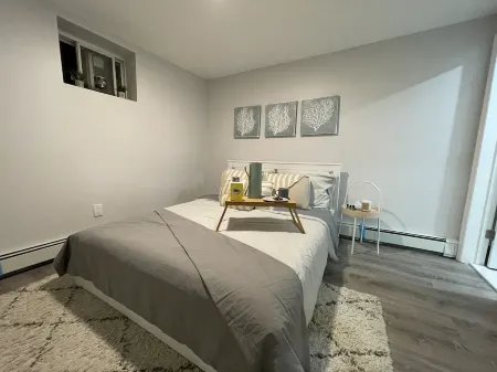 Modern long island guest suite