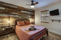 ★ Prime Location ★ Cozy Getaway ★