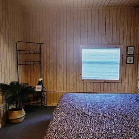 Lakefront Heritage Cabin on Lake Victoria – Steps from the Water!