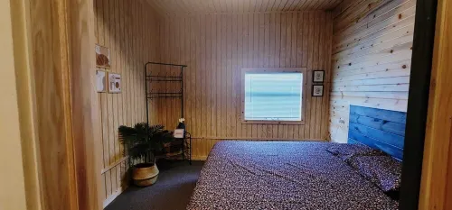 Lakefront Heritage Cabin on Lake Victoria – Steps from the Water!