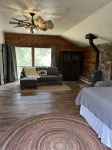 Horse friendly Mountain Hideaway under the rim with scenic views!