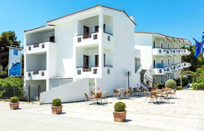 Xenios Dolphin Beach Hotel