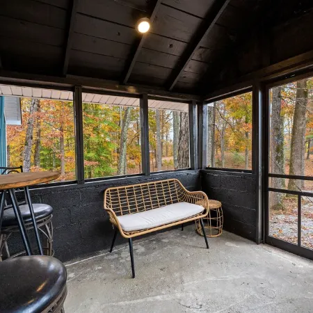 Beautiful cabin just seconds from Dale Hollow Lake!
