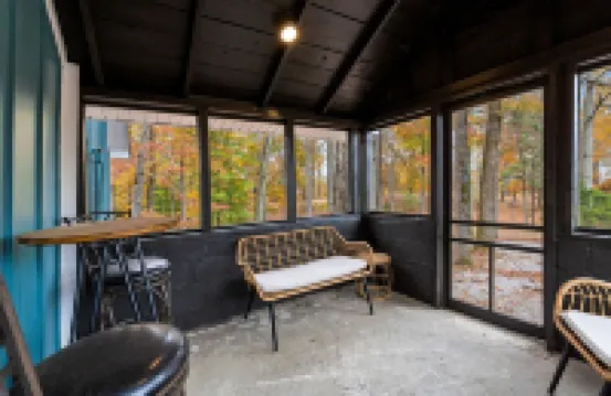 Beautiful cabin just seconds from Dale Hollow Lake!