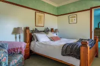 Resort on Morgan - Entertainers Paradise | Stunning Pool | Pet & Family Friendly