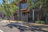 2BR 2.5 BA Memphis Condo - Prime Downtown Location!