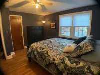 Business Friendly, Couple Friendly, Great Neighborhood, Minutes from the Falls!