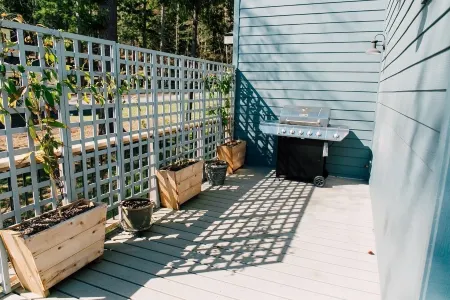 Custom Waterfront Home - Easy Walk to Roche Harbor & Picnic Island