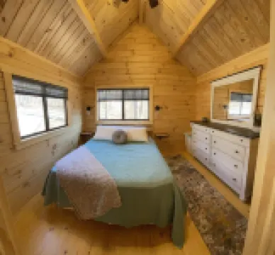 Secluded Log Cabin with Premium Hot Tub under Gazebo