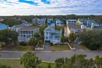 Awesome Wild Dunes Home -Just Steps to the Beach - Free WiFi