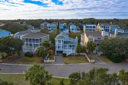 Awesome Wild Dunes Home -Just Steps to the Beach - Free WiFi