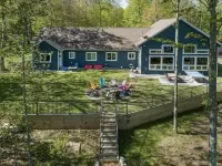 Luxury Eagle River Chain Home- Trail access, Free Firewood, & High Speed WIFI! Hotels in Washington