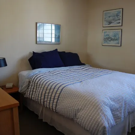 Rare Find - Waterfront Beal Beach House-Private Beach/Majestic View