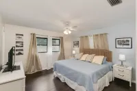 Beachside Bliss!! 4 Bedroom Home with private fenced backyard!