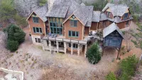 Luxurious Retreat in Bright's Creek near Lake Lure, Tryon, Hendersonville Hotels in Cooper Gap