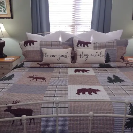 Riverside Relaxation Located Steps from Downtown & Overlooking the Chattahoochie