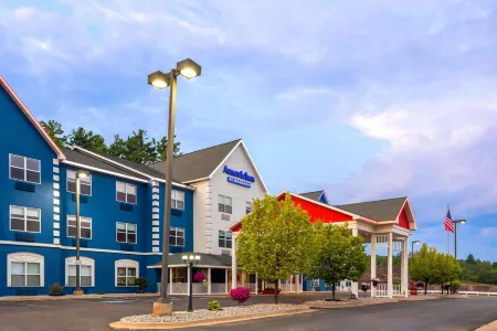 AmericInn by Wyndham Iron Mountain