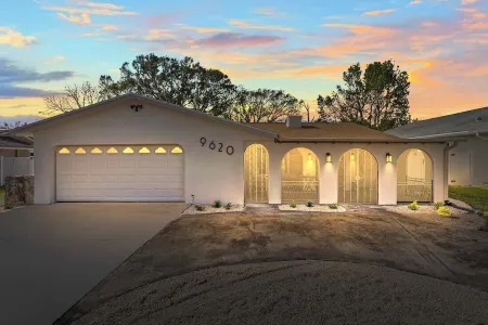 HANNAH’S BEACHSIDE RESORT