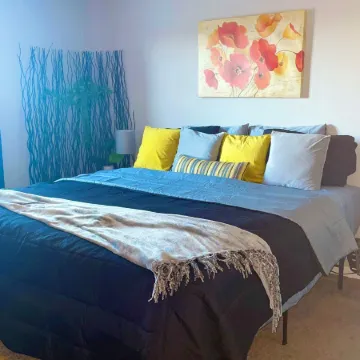 Delightful 1 bedroom, walk out balcony.  Near four major hospitals & WPAFB