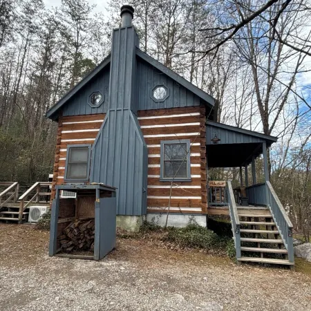 The Hideout Cabin at Country Manor Acres