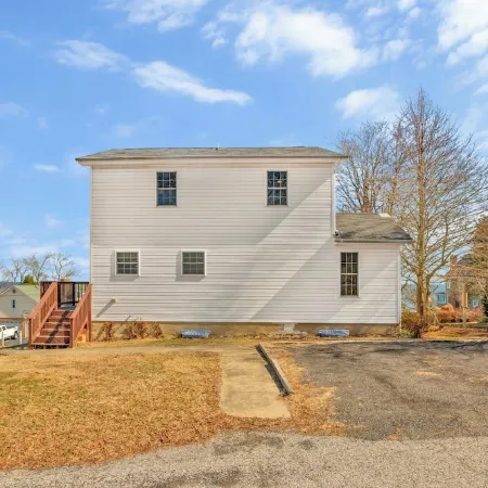 Kick back and enjoy the Chesapeake & this 3-bedroom, relaxing, stylish space.