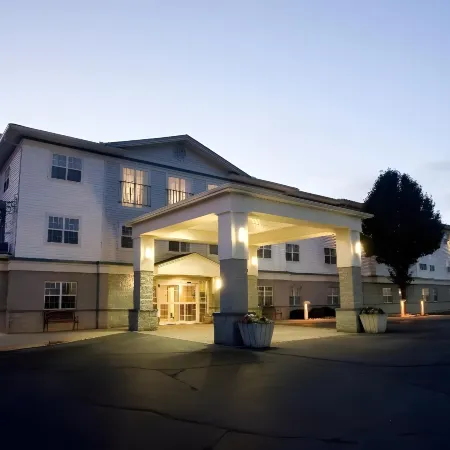 Host Inn an All Suites Hotel