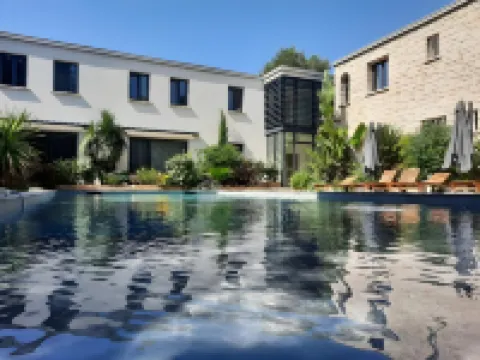 Hôtel Particulier Cassis - Hpc Suites Cassis Centre - Parking Securisé & Piscine Chauffée Hotels in Cassis