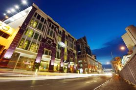 Seaport Inn & Suites