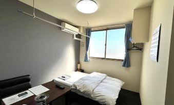 5. Hotel Ic..