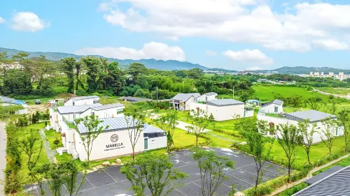 Gyeongju Marbella Pool Villa N Screen Golf
