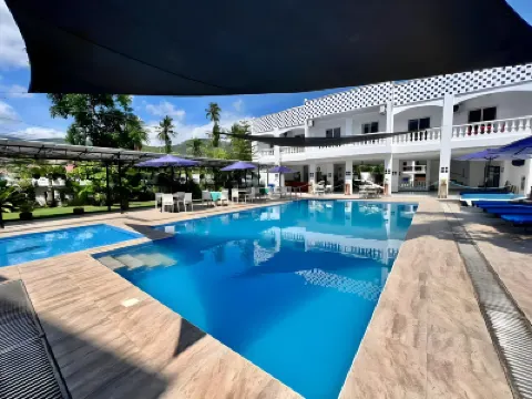 Squares Beachside Apartments Hotel di 