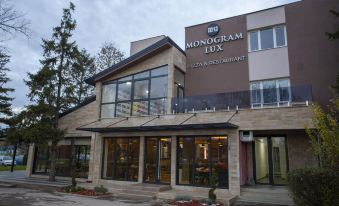 Monogramlux