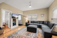 Cozy & Clean Home 2 blocks to Downtown, 3.5 mi. to base of Schweitzer!