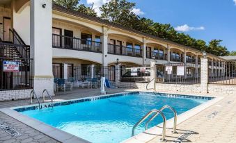 Motel 6 Tyler, TX