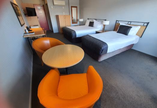 오프 브로드웨이 모텔 이미지