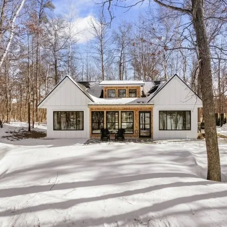 Cozy Cabin w Hot Tub, Fireplace, Near Nisswa and Crosslake