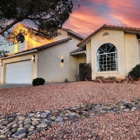 Luxury Sage House @ Lake Powell+Game Room+Parking+Firepit+Outdoor Oasis
