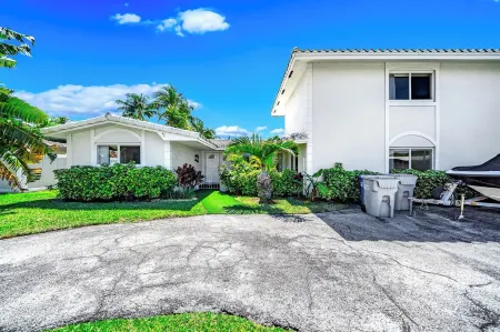 Heated Pool! Waterfront+Tiki Hut! Close To Beach!