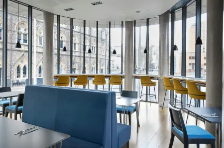 Four Points Flex by Sheraton Cardiff Отели рядом с достопримечательностью «Cardiff Bay Barrage»