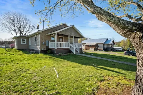 Adventure Basecamp, Walks to Kaymoor and Long point Trails, Hot Tub & Game Room