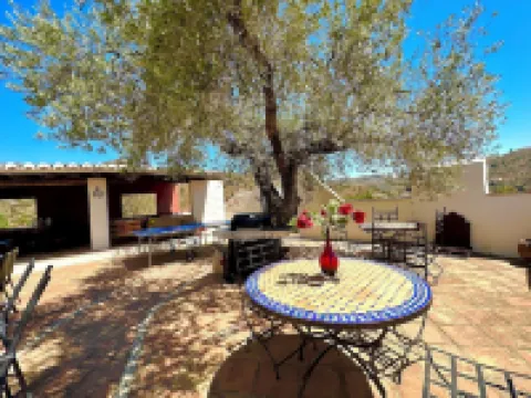 Large traditional CORTIJO, Large Private pool, Ping Pong table , family/groups