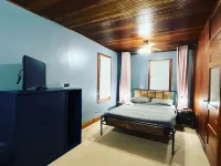 The Boro Bungalow Hotels in Mamakating