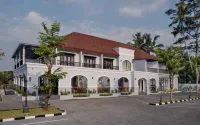 The Amrta Borobudur Các khách sạn gần Padepokan APEL WATOE