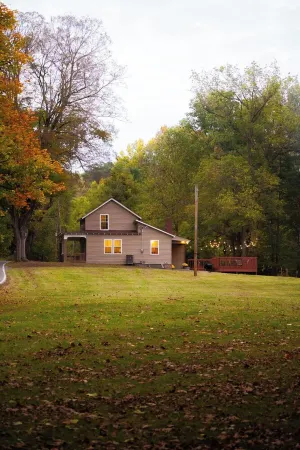 Honey Hill Cottage, Rural Family Cottage with Loft, Firepit