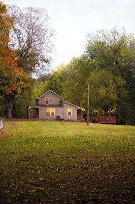 Honey Hill Cottage, Rural Family Cottage with Loft, Firepit